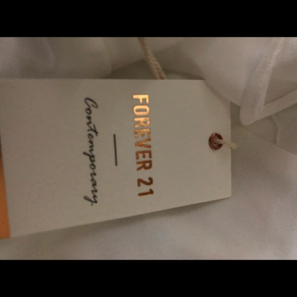 🦋FOREVER 21 Short Sleeve Blouse NWT 🦋🦋BOGO - Picture 4 of 5